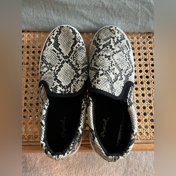 Shoes - Picture 1 of 2